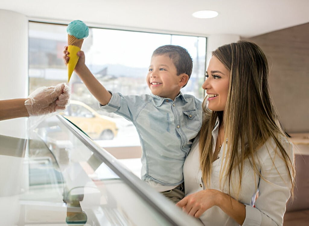 How to Open an Ice Cream shop in Dubai