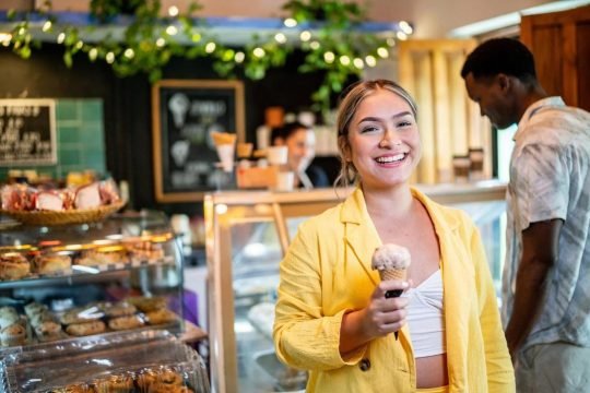 How to Open an Ice Cream shop in Dubai?